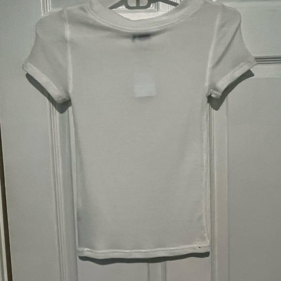 NWT Urban Outfitters Tee. - Picture 9 of 10